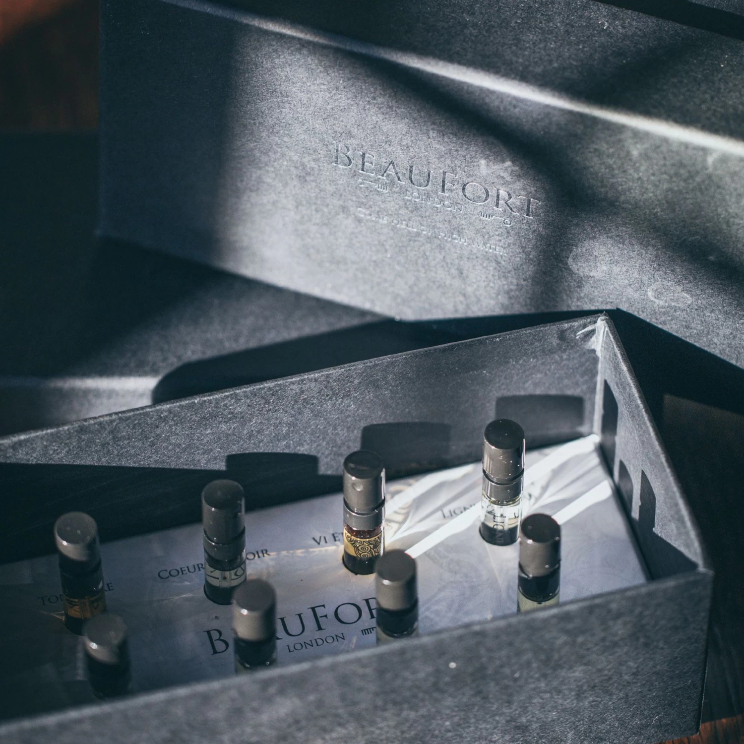 Discovery Set 8 X 2ml EDP - Lore Perfumery 3 Discovery Set 8 X 2ml EDP - Lore Perfumery